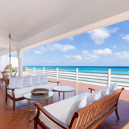 Amazing 5 Bedroom Villa On The Beach!